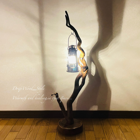 流木インテリア 芸術的にうねる枝の流木スタンド ランタンやエアプラントを飾れる置物 北欧 照明 木材 癒し N56 2枚目の画像