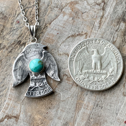 ヴィンテージ風　銀貨で作ったサンダーバード＋ターコイズネックレスクウォーターダラー 2枚目の画像