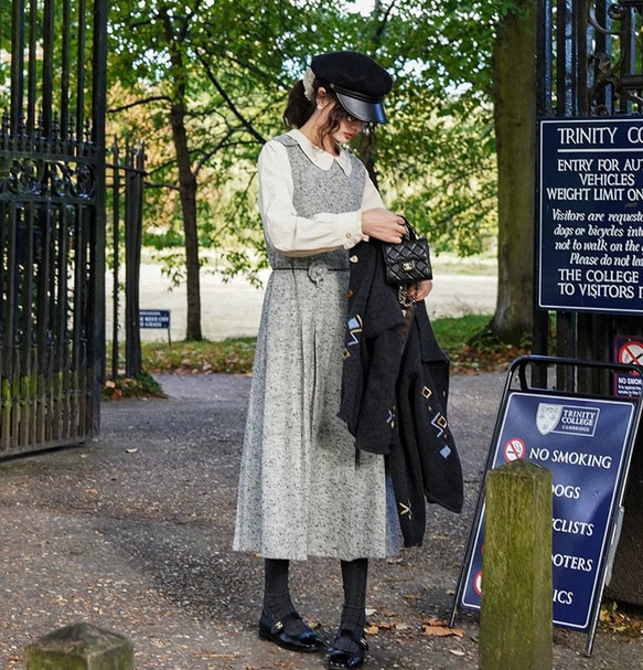 2色　Aラインタック付きジャンパースカート　薔薇付きウエストリボン【春秋冬】グレー/ブラウン 2枚目の画像