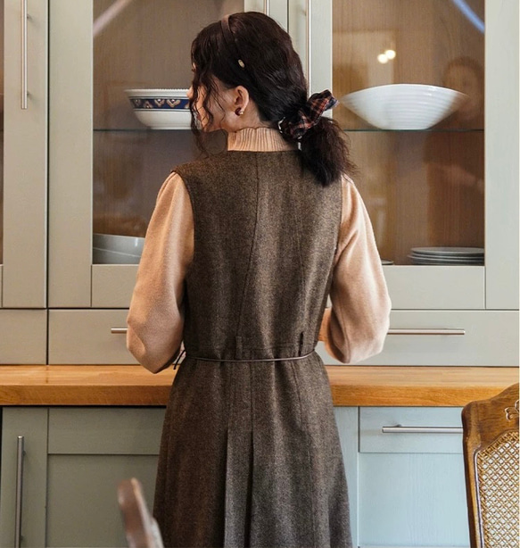 2色　Aラインタック付きジャンパースカート　薔薇付きウエストリボン【春秋冬】グレー/ブラウン 4枚目の画像