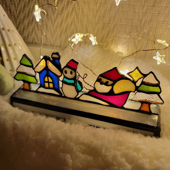 サンタさん乗るところが違います。ガラス細工