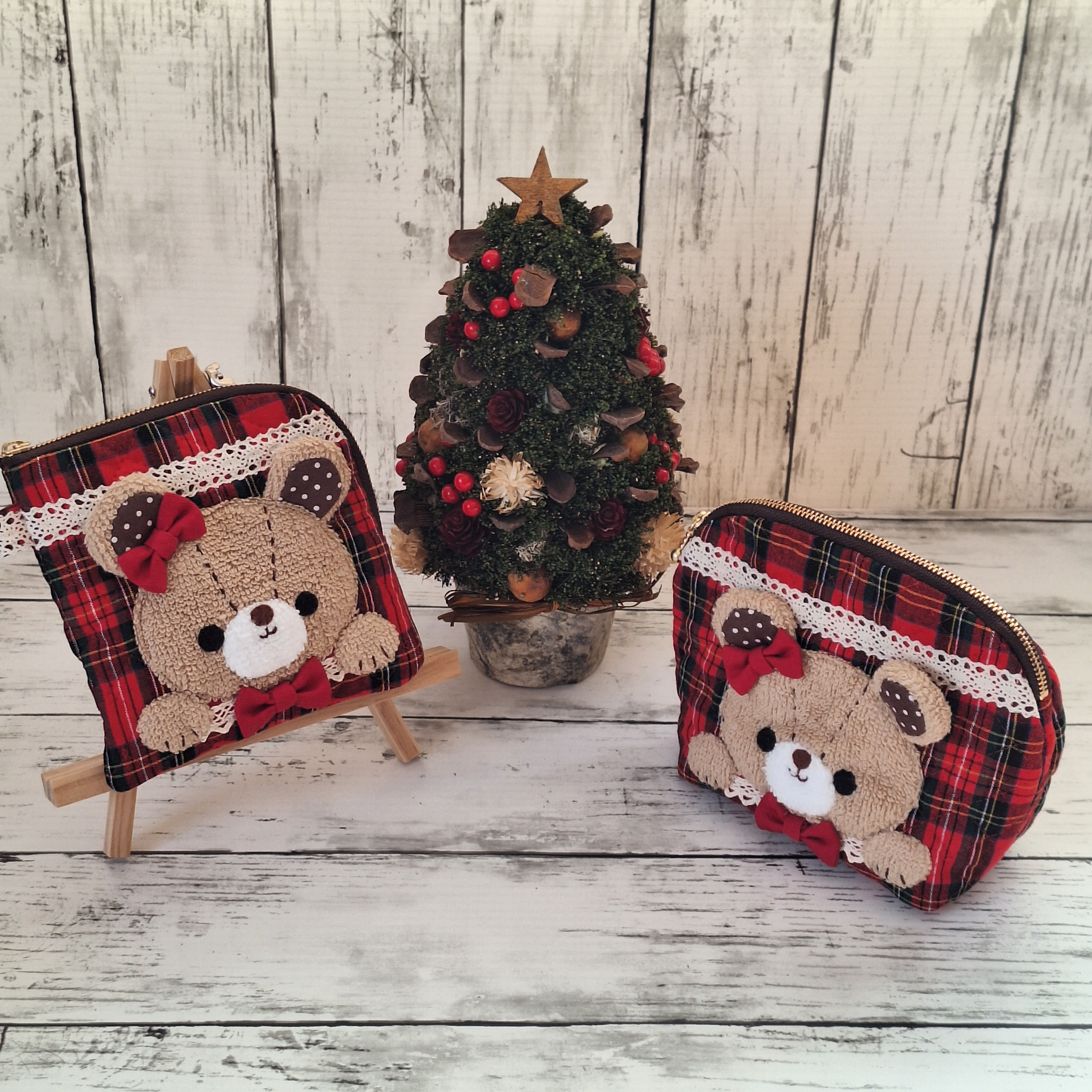 【受注製作】『かわいい　くま　アップリケ』『ロイヤルスチュアート　L字ポーチ　お揃い』