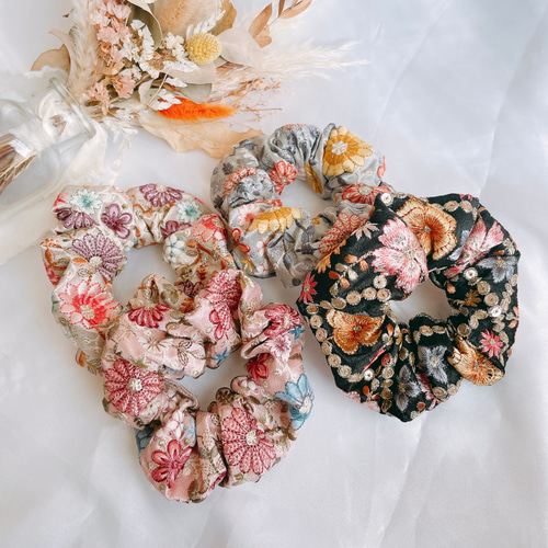 レジンヘアゴム　インド刺繍リボン　ベージュ　紫陽花　2連　綺麗個性的 560»ヘアーゴム*インド刺繍リボン*オーガンジー*ハート ヘアゴム