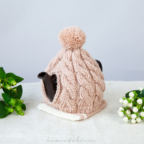 受注制作] 手編みニットのティーポットカバー | ティーコージー