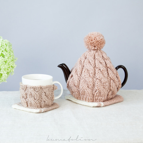 受注制作] 手編みニットのティーポットカバー | ティーコージー