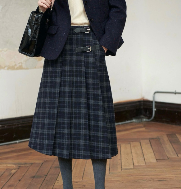 2色 ウール混タック付きスカート チェック柄　ポケット付き【秋冬】ブラウン系/ネイビー系 1枚目の画像