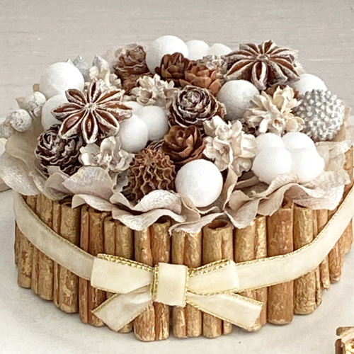 数量限定！クリスマス2025！アンティークフレームのクリスマスケーキ