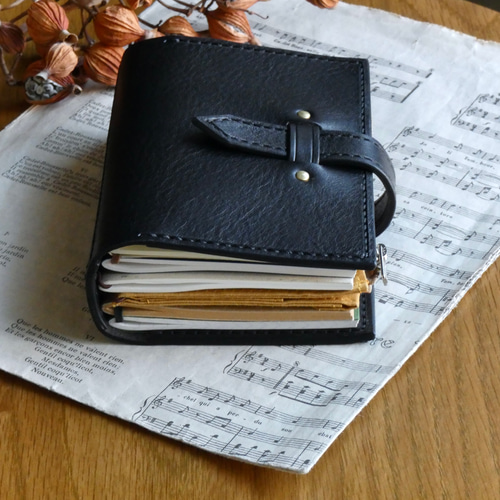 パスポートサイズトラベラーズノートカバー　レザー刻印＆拭き染め パスポートサイズトラベラーズノートカバー 牛革、刻印＆拭き