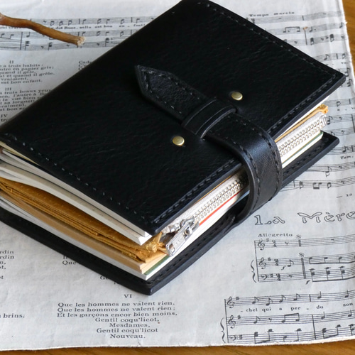 トラベラーズノートカバー／パスポートサイズ／革／黒 手帳カバー