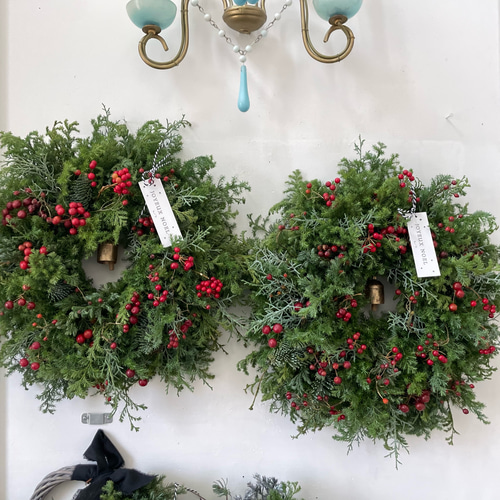 赤い実のフレッシュリース ✩.*˚ ウィンターリース コニファー