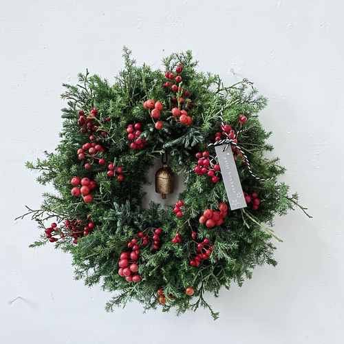 赤い実のフレッシュリース ✩.*˚ ウィンターリース コニファー