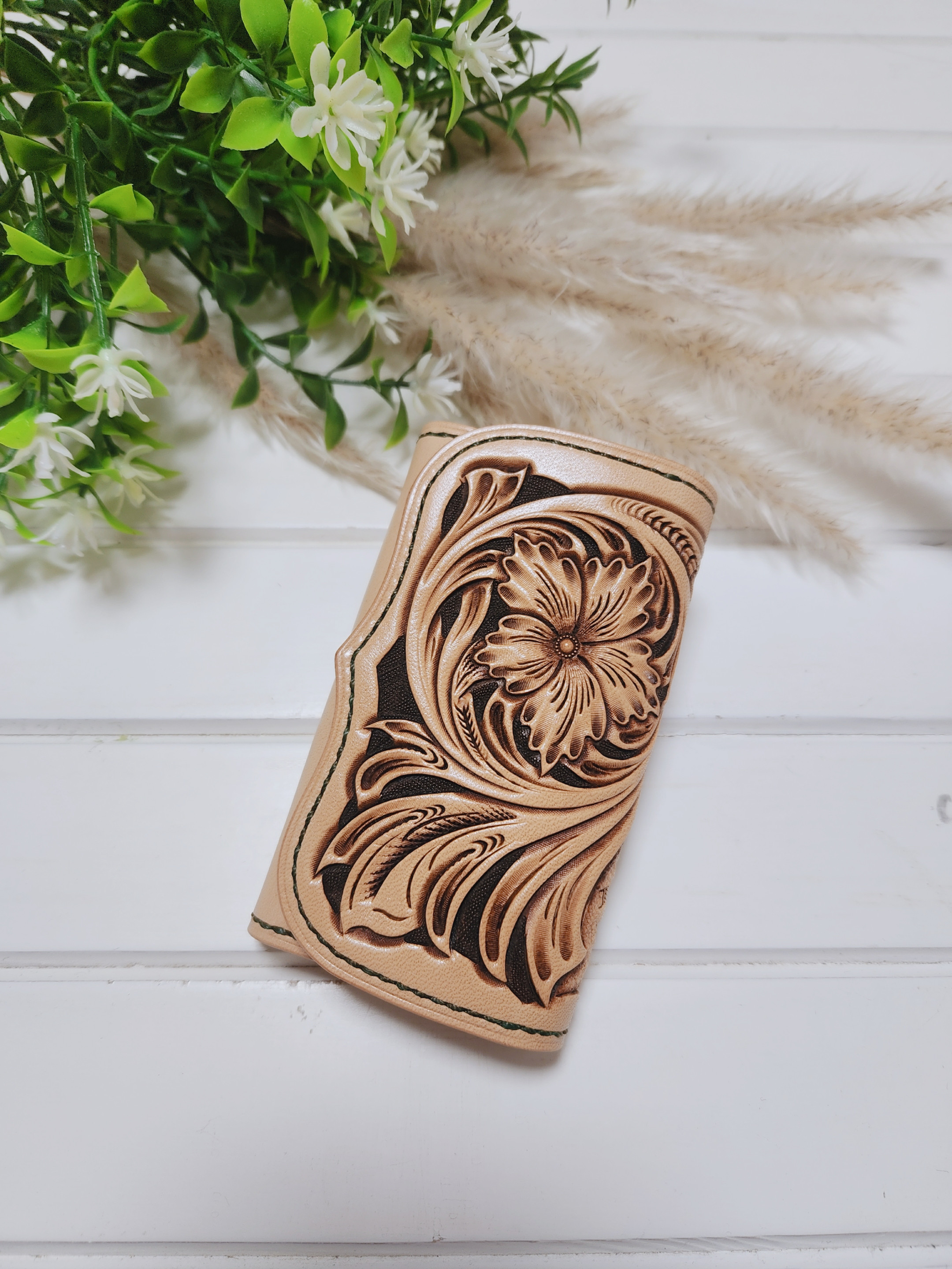 キーケース  2(カービング&バスケット,Br,緑ステッチ)