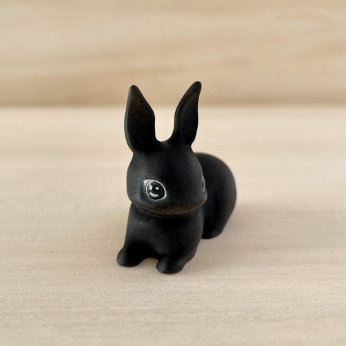 うるうる黒ウサギ【うさぎ かわいい おしゃれ フィギュア 人形 雑貨