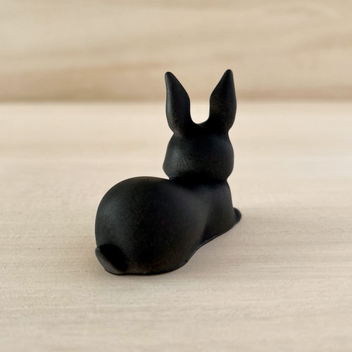 うるうる黒ウサギ【うさぎ かわいい おしゃれ フィギュア 人形 雑貨