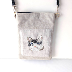 猫の刺繍付き黒ショルダーバッグ 96猫 猫刺繍 人気 コットン ショルダーバッグ 猫モチーフ お散歩