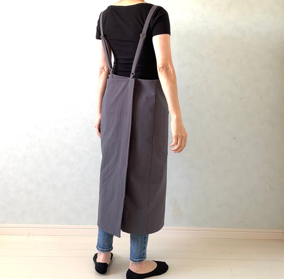 アジャスターで着心地満点！ラップ型エプロン ・グレイッシュパープル 4枚目の画像