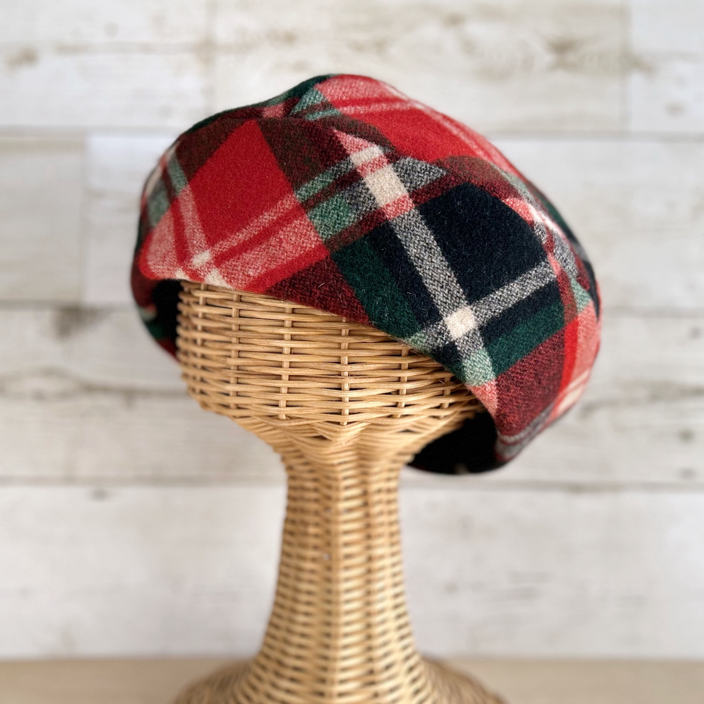 ラウンドベレー帽子・タータンチェック