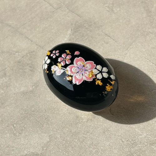 黒瑪瑙と桜の蒔絵、金箔の帯留め 24k 18k オニキス ポニーフック