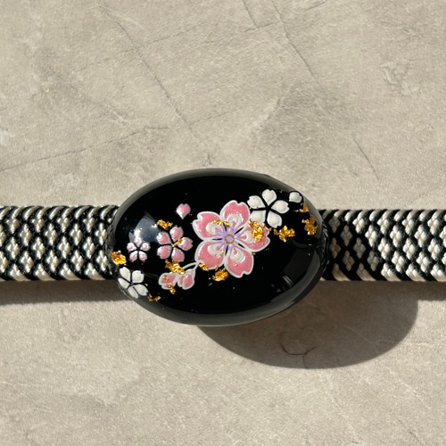 黒瑪瑙と桜の蒔絵、金箔の帯留め 24k 18k オニキス ポニーフック