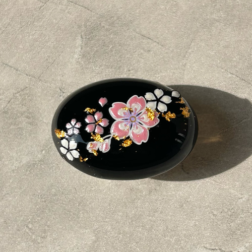 黒瑪瑙と桜の蒔絵、金箔の帯留め 24k 18k オニキス ポニーフック