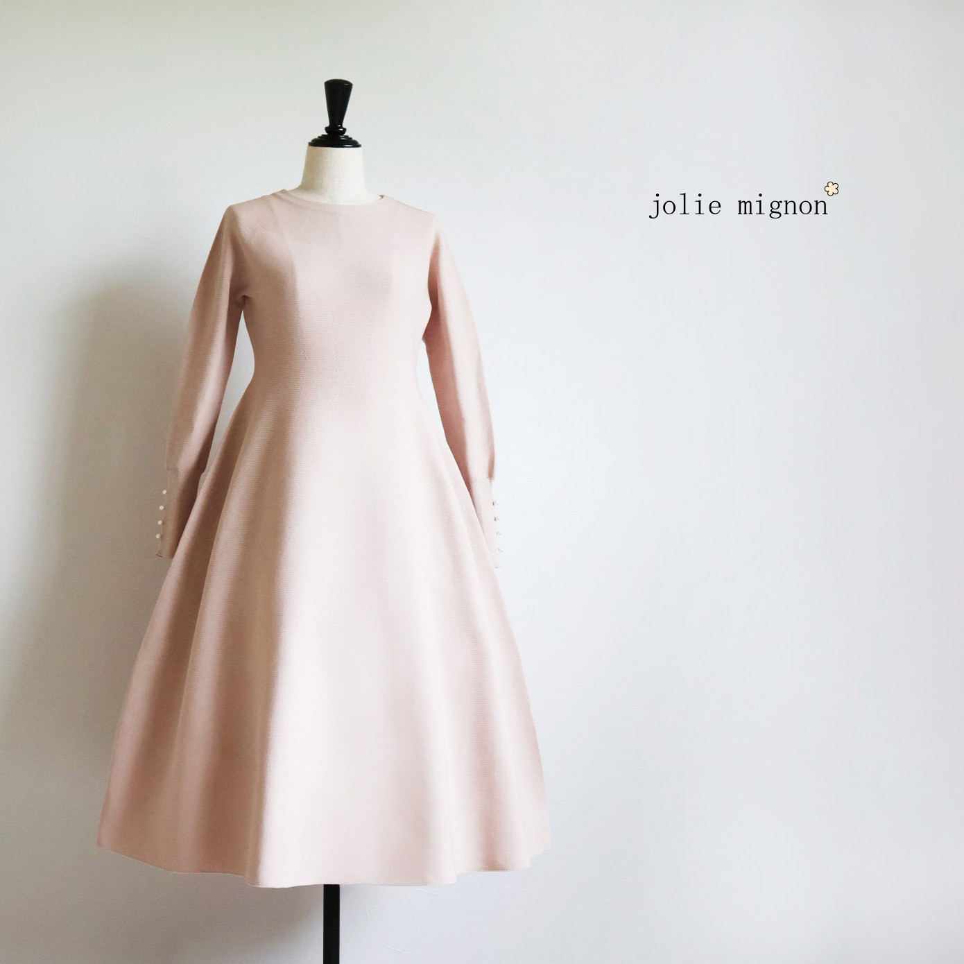 ホールガーメント パール付き フィットアンドフレアワンピース【コーラルベージュ】