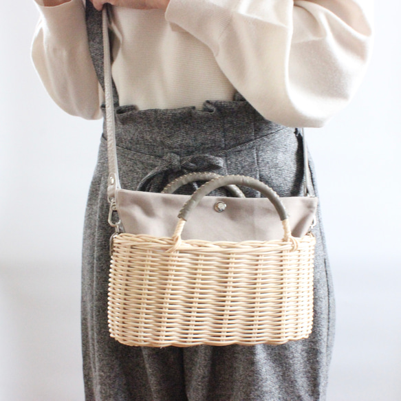 【超值福袋】藤編籃手拿包（附有適合秋冬季的圍巾袋）2種顏色可選♪採用天然素材手工編織而成。 第13張的照片