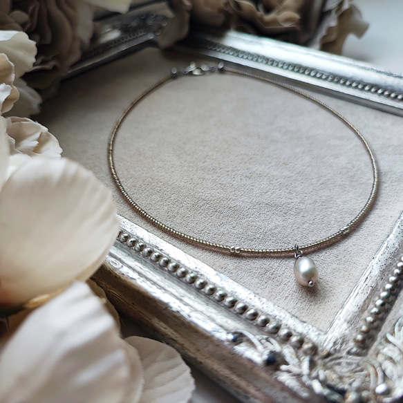 シルバーグレー色淡水パールの上品なチョーカーネックレス 8枚目の画像