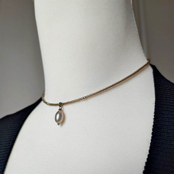 シルバーグレー色淡水パールの上品なチョーカーネックレス 10枚目の画像