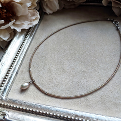 シルバーグレー色淡水パールの上品なチョーカーネックレス 13枚目の画像