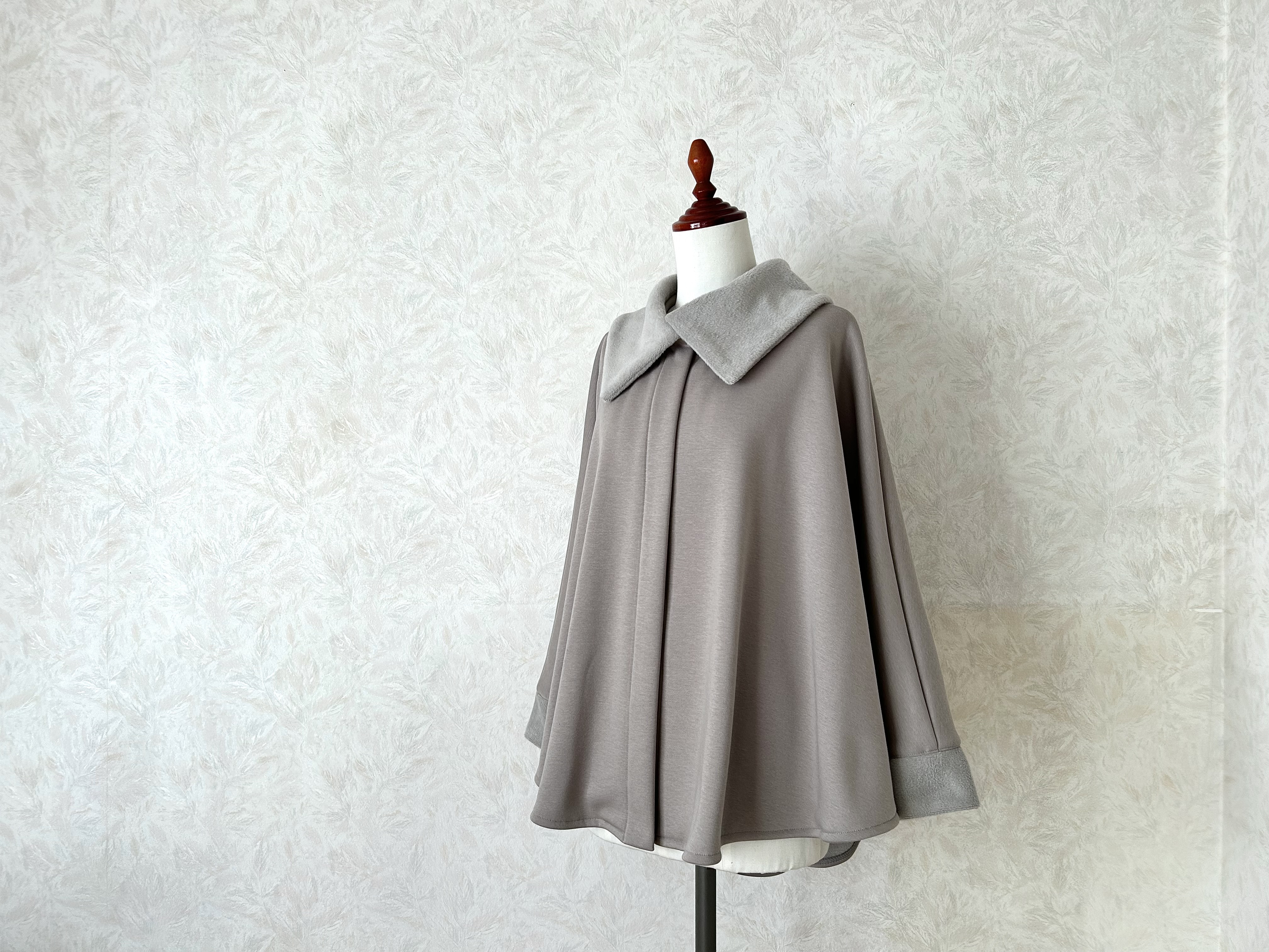 【再販】裏起毛・ファー襟のニット ポンチョ✴︎モカグレー