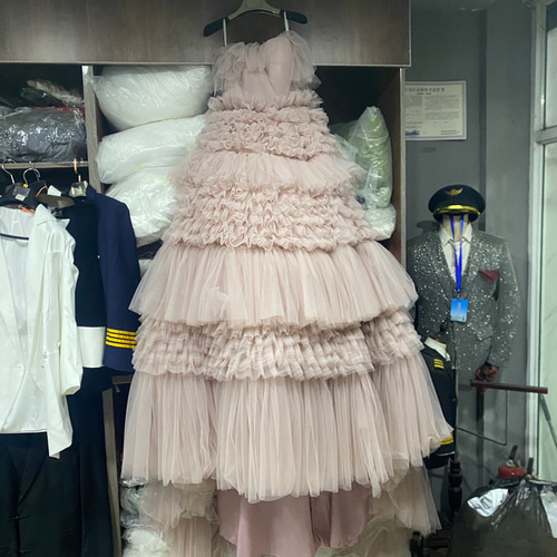 韓国風もこもこチュールくすみピンクカラードレス もふもふ