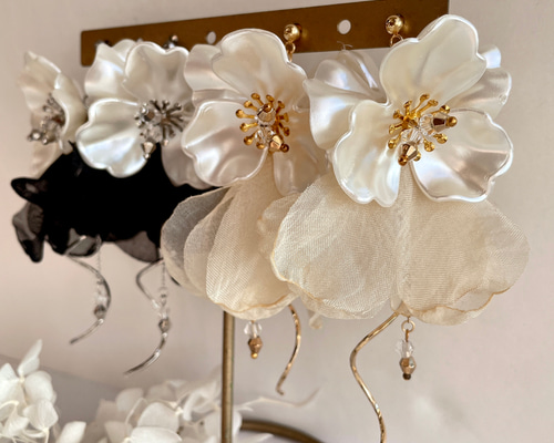 大ぶりパールフラワー＊ブライダルピアス／イヤリング 結婚式 フォト  
