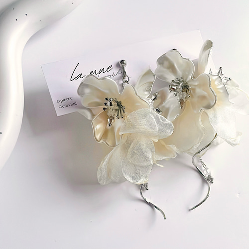 大ぶりパールフラワー＊ブライダルピアス／イヤリング 結婚式 フォト