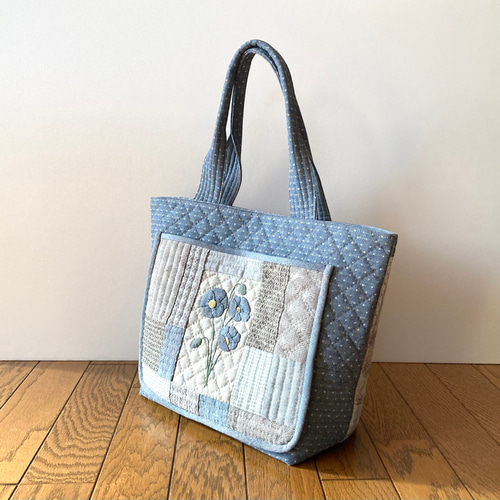 花のアップリケのパッチワークキルトバッグ トートバッグ lilla