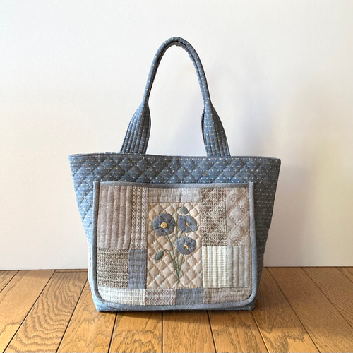 花のアップリケのパッチワークキルトバッグ トートバッグ lilla
