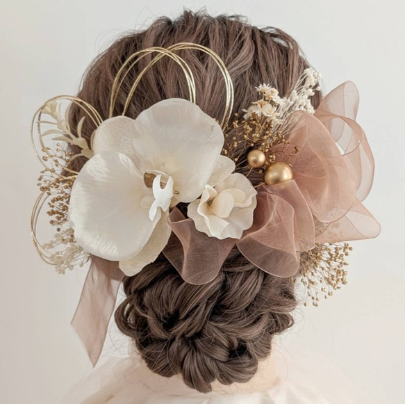 胡蝶蘭和装髪飾り 金の胡蝶蘭とリボンの髪飾り 結婚式 卒業式 成人式