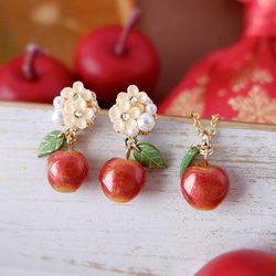 花付き！大人のちっちゃな林檎イヤリング、ピアス&ネックレス