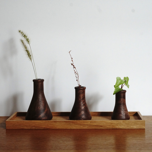 天然木 三角フラスコの一輪挿し（中） 一輪挿し・花瓶・花器