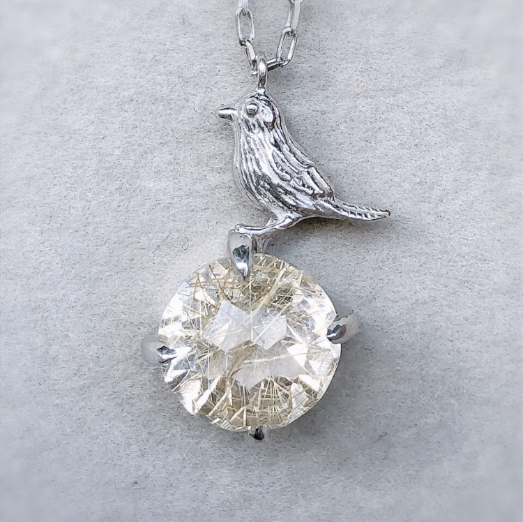 動物モチーフ  ✧ キラキラ小鳥とルチルクォーツ ✧ silverネックレス