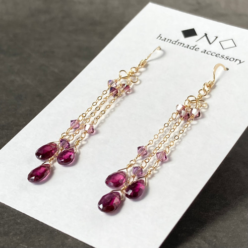 14kgf 宝石質ガーネットのピアス スワロフスキー・クリスタルの煌めき