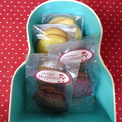 スノーマンの貼り箱にスノーマンのクッキー6種類詰め合わせ