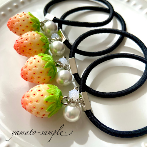 白いちごのヘアゴム ♡ 1個 食品サンプル スイーツアクセサリー