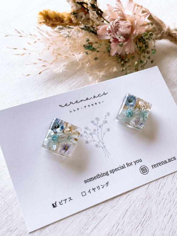 【シャネル】フラワー イヤリング レジン & ストラス ピアス - メタル、レジン & ストラス、シルバー、ブラック