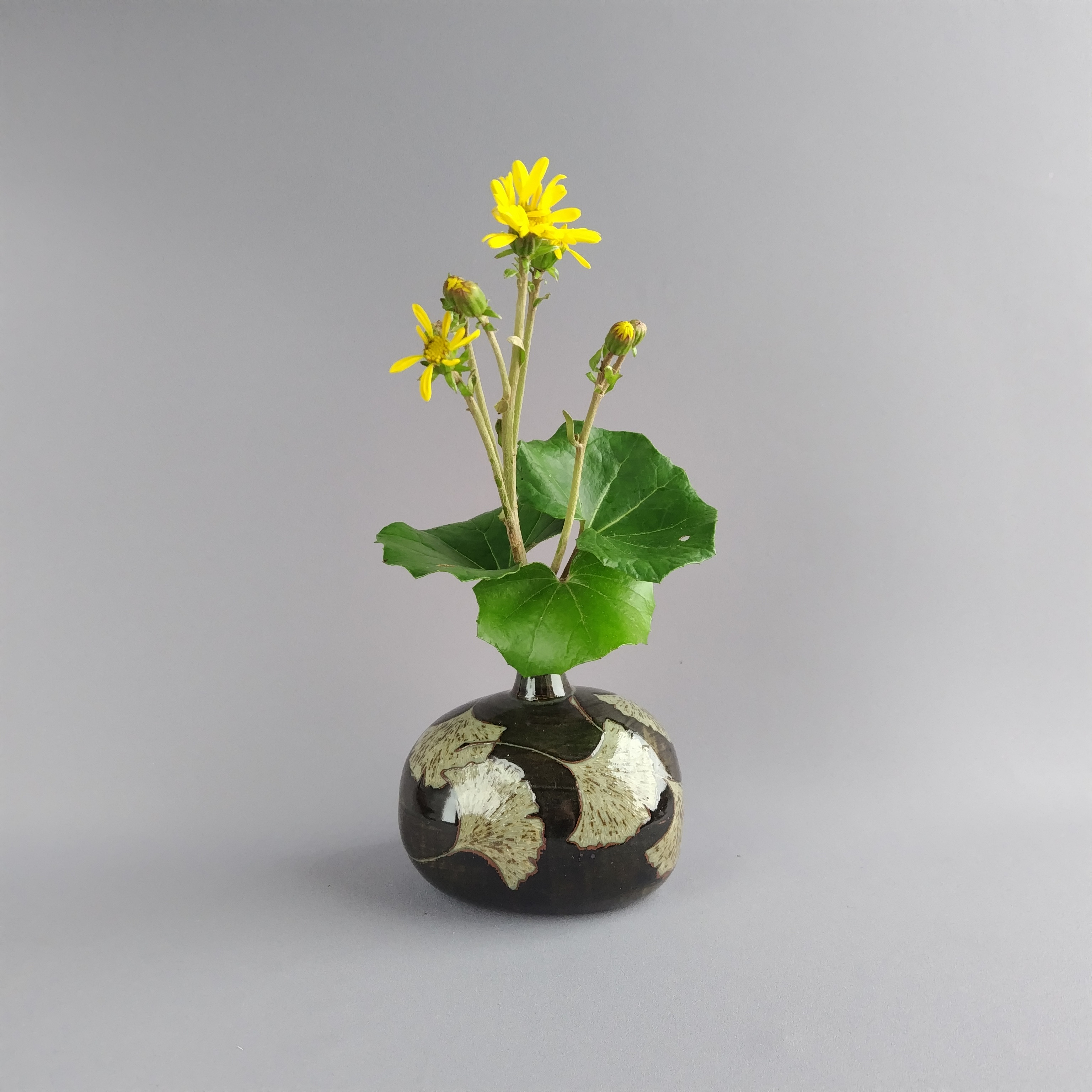 花入れ　掻き落とし　黒化粧　【商品番号：00610】