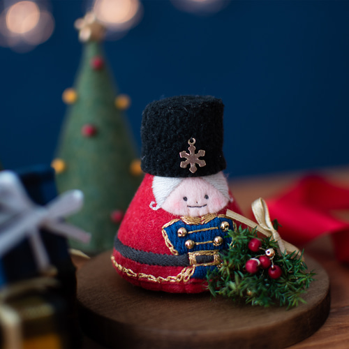 ガラス製ブルーのくるみ割り人形クリスマスオーナメント ストア Amazon