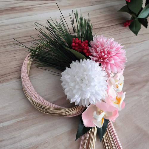 お正月飾り ミニ胡蝶蘭とピンポンマムの水引しめ飾り(シェルピンク