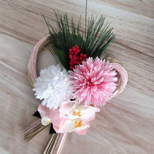 お正月飾り ミニ胡蝶蘭とピンポンマムの水引しめ飾り(シェルピンク