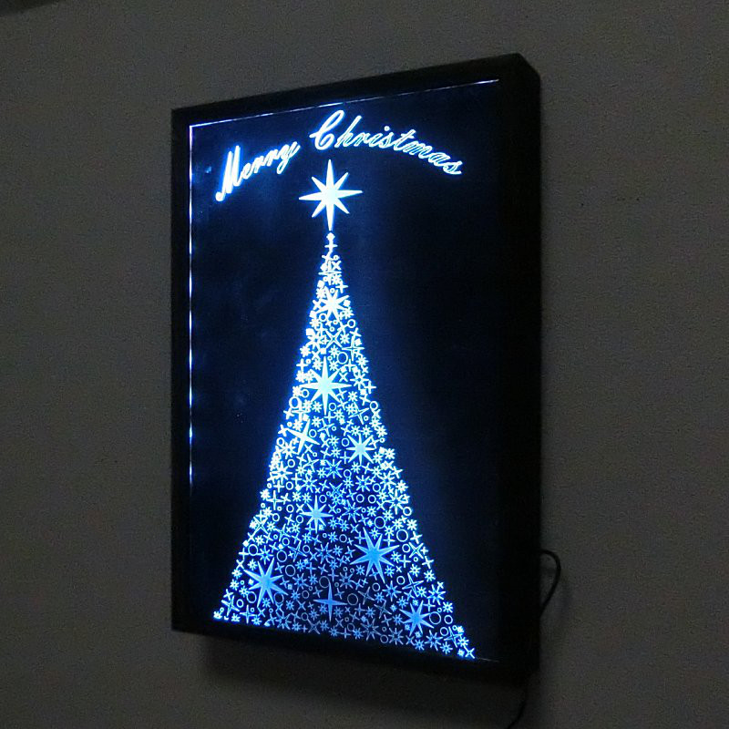 ピン固定方式　カラーリモコン付き　壁掛け光る光のクリスマスツリー　■□基本送料無料□■