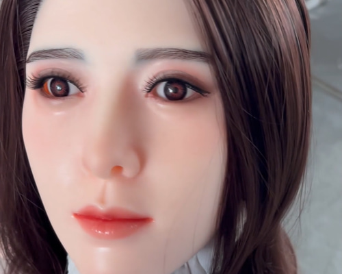 未使用 美品 リアルマネキンヘッド／ドールヘッド 等身大 シリコン 化粧練習用 リアルな造形と金と黒の髪を持つカスタムドールフェイス 目開閉式 軟質シリコンヘッド 口可動 等身大 Erika | Pay ID