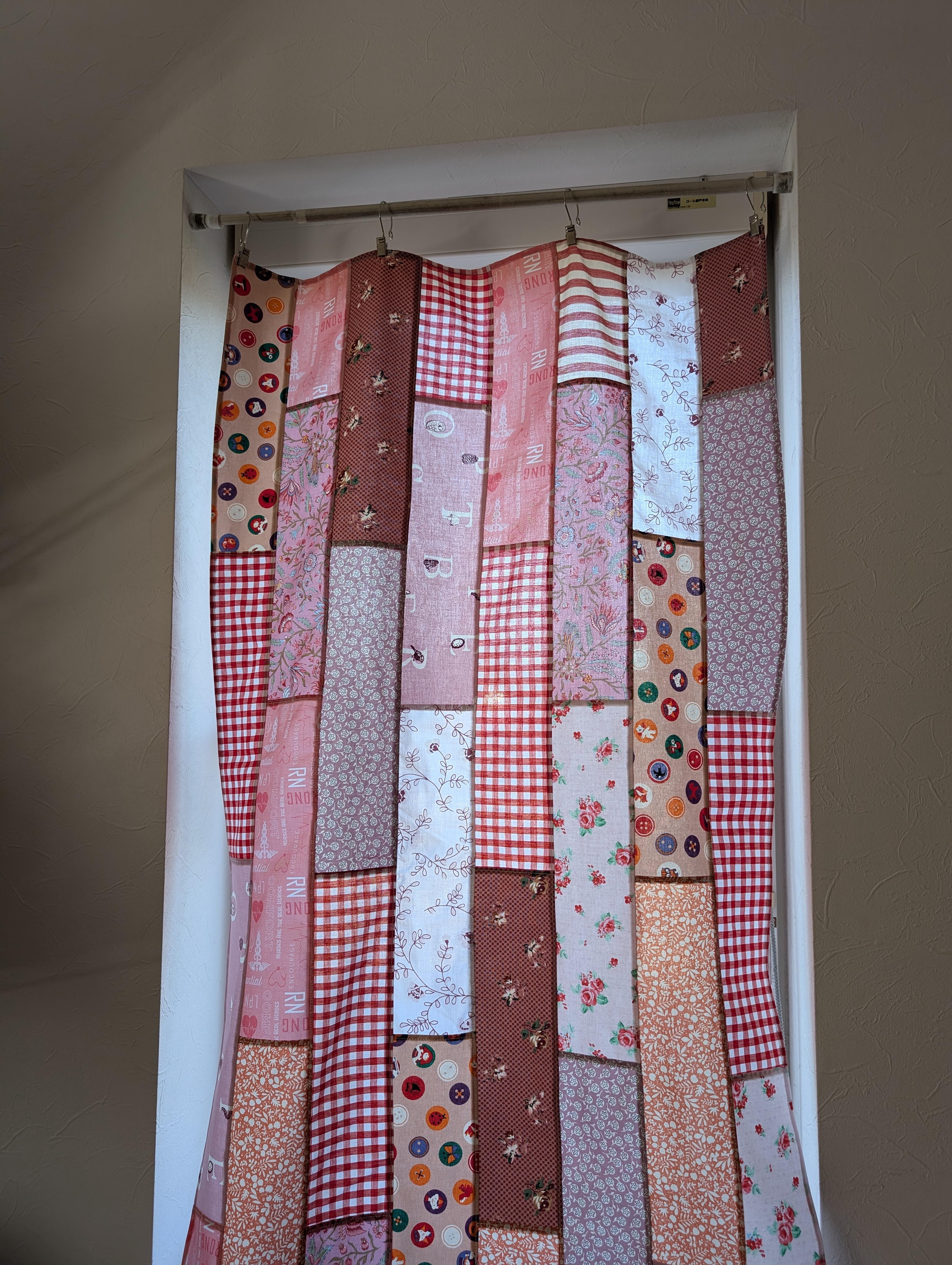 ❤ピンク&レッド❤可愛い❤ピンクグラデーション❤細長ランダムパッチワークカーテン　★60✕135★